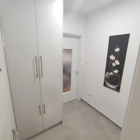 Deluxe Sunrise Apartment *