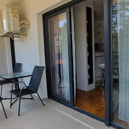 Deluxe Sunrise Apartment *