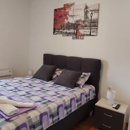 Deluxe Sunrise Apartment *