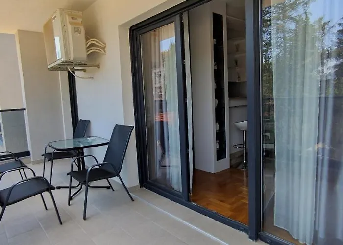 Deluxe Sunrise Apartment *